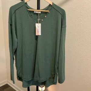 NWT, New In Casual Long Sleeve top, Forest Size Large
